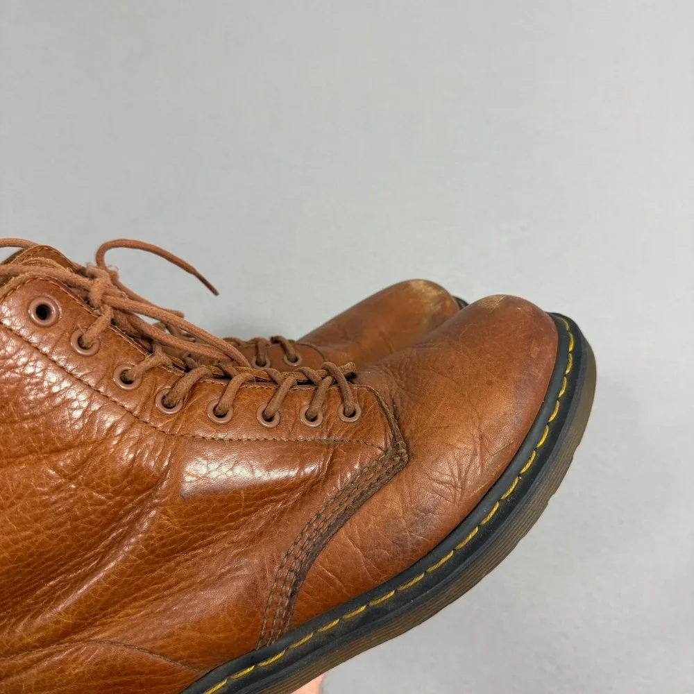 Dr. Martens Boots Men 9 Tan Pascal 8-Eye Pebbled Leather AirWair Combat Lace Up